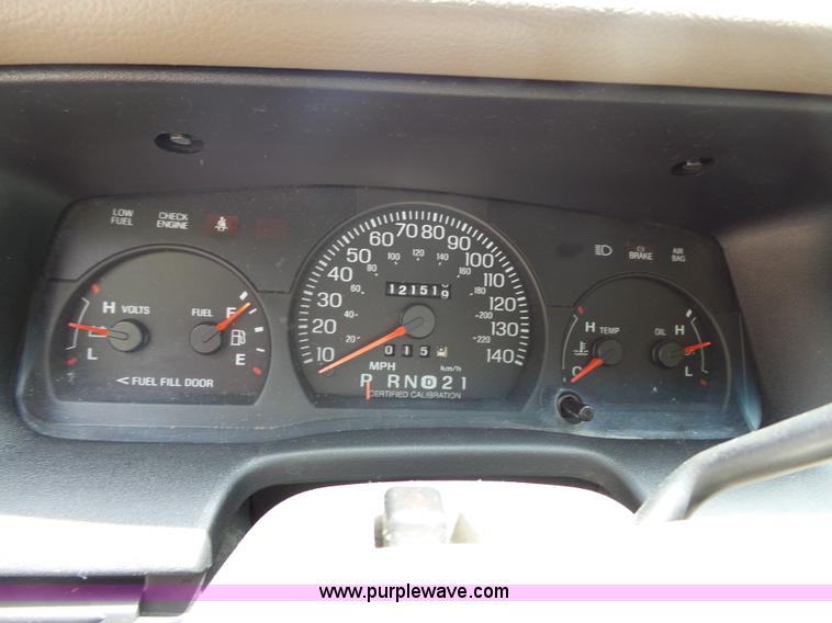 image for item J4084 2000 Ford Crown Victoria Police Interceptor