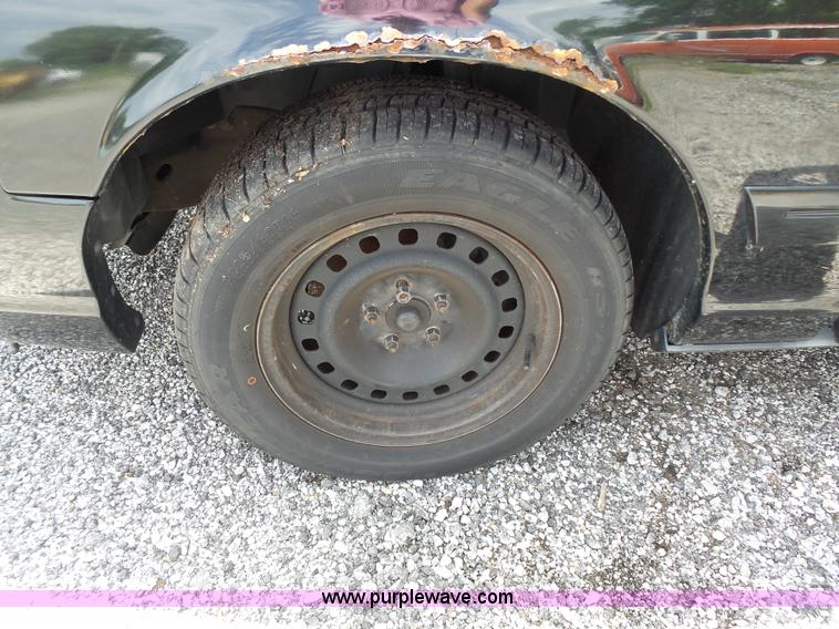 image for item J4084 2000 Ford Crown Victoria Police Interceptor