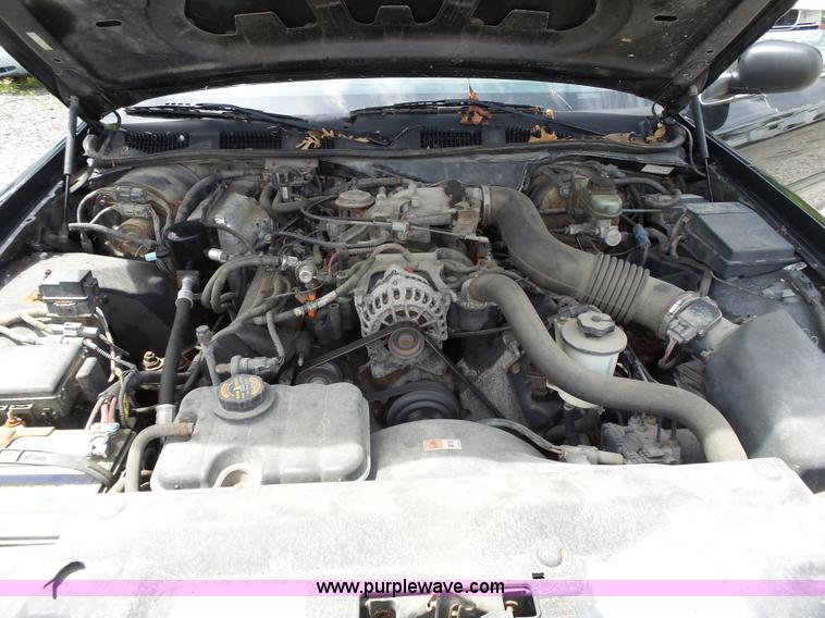 image for item J4084 2000 Ford Crown Victoria Police Interceptor
