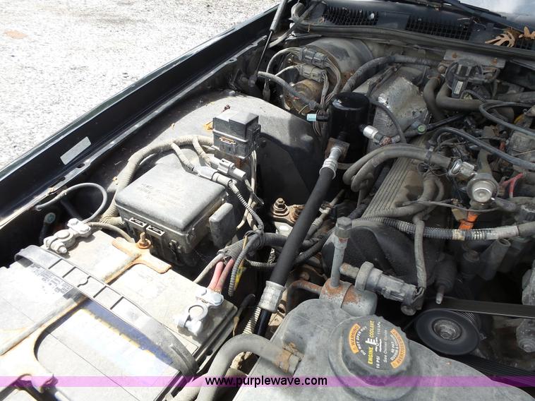 image for item J4084 2000 Ford Crown Victoria Police Interceptor