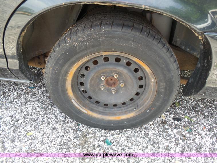 image for item J4084 2000 Ford Crown Victoria Police Interceptor