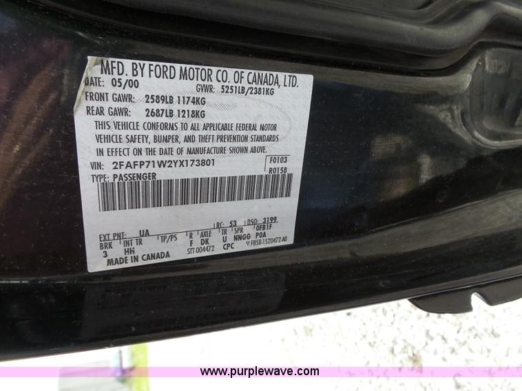 image for item J4084 2000 Ford Crown Victoria Police Interceptor