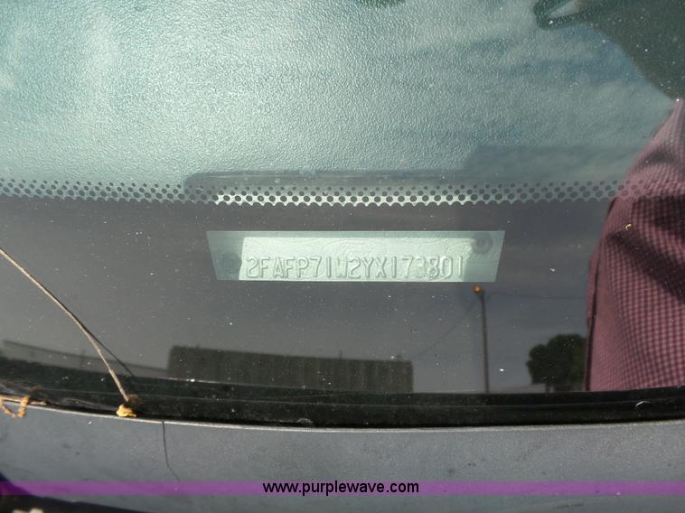 image for item J4084 2000 Ford Crown Victoria Police Interceptor