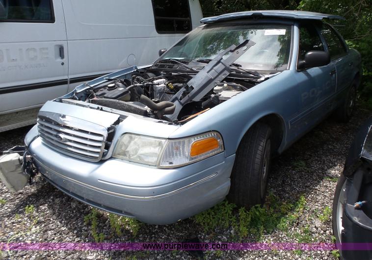 image for item J4086 2005 Ford Crown Victoria Police Interceptor
