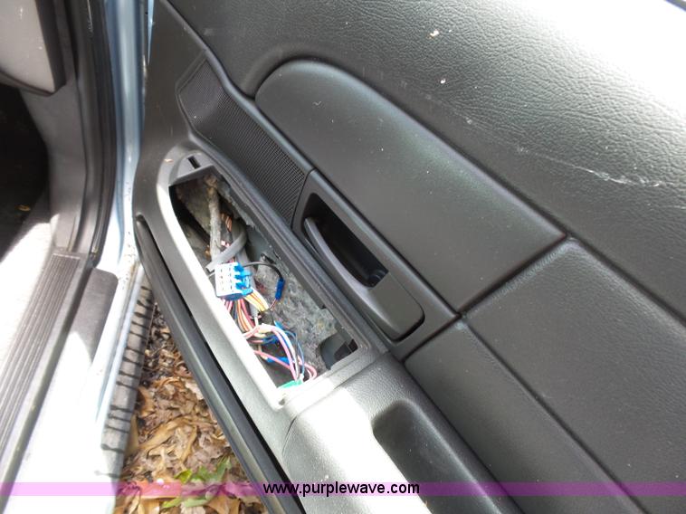 image for item J4086 2005 Ford Crown Victoria Police Interceptor