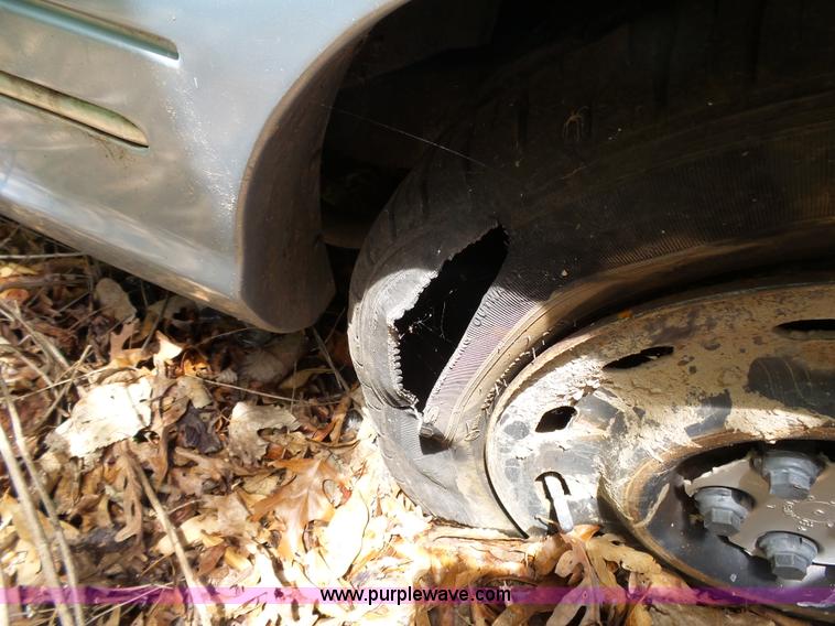 image for item J4086 2005 Ford Crown Victoria Police Interceptor