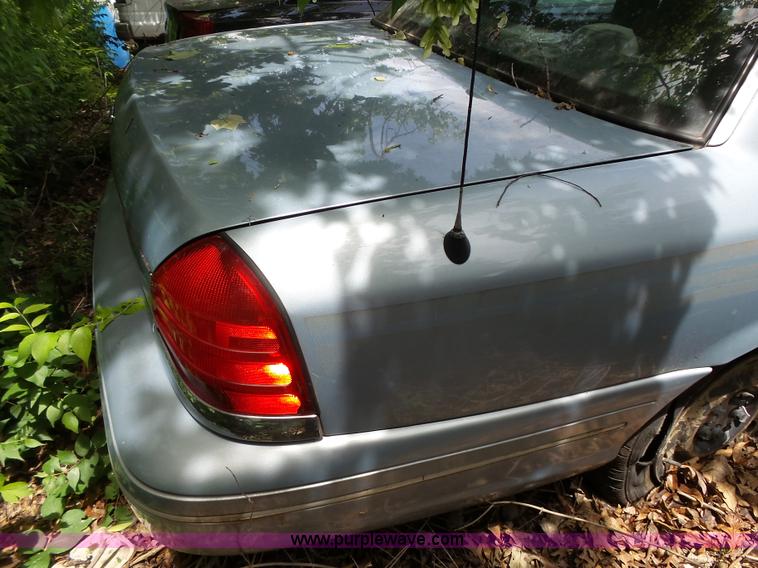 image for item J4086 2005 Ford Crown Victoria Police Interceptor