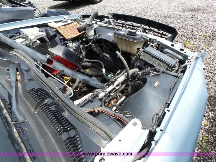 image for item J4086 2005 Ford Crown Victoria Police Interceptor