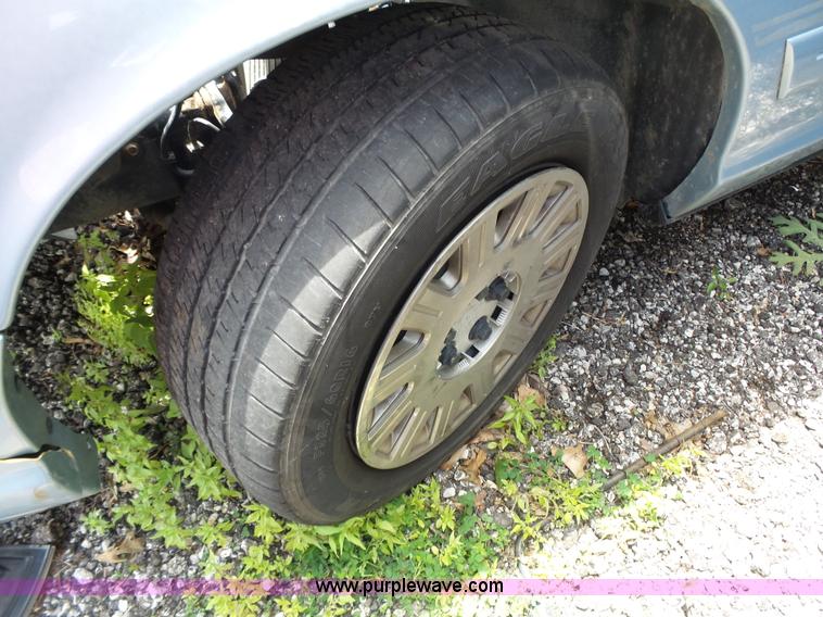 image for item J4086 2005 Ford Crown Victoria Police Interceptor