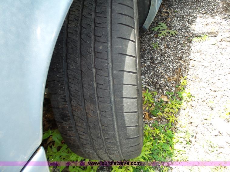 image for item J4086 2005 Ford Crown Victoria Police Interceptor