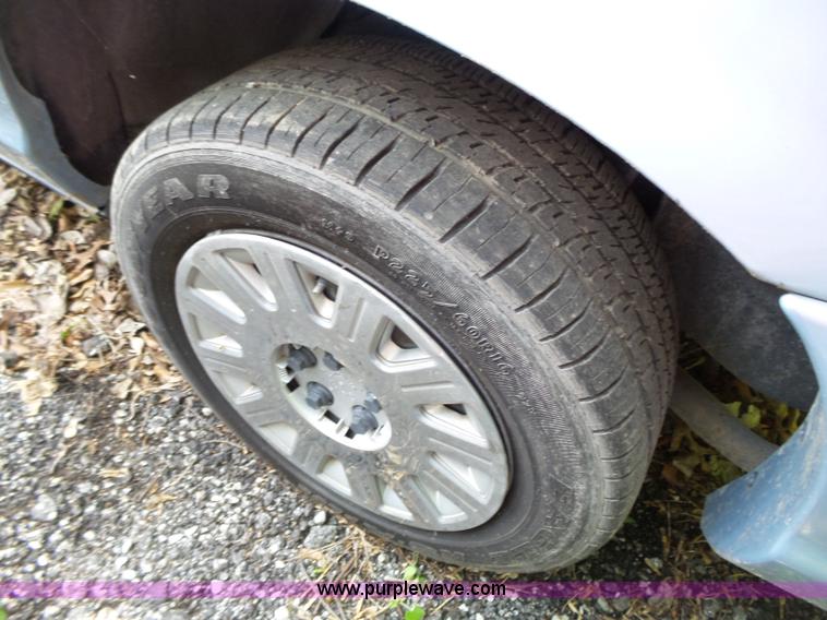 image for item J4086 2005 Ford Crown Victoria Police Interceptor