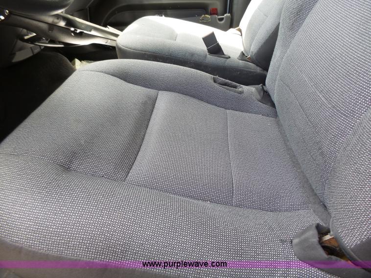 image for item J4086 2005 Ford Crown Victoria Police Interceptor