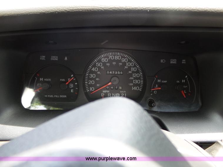 image for item J4086 2005 Ford Crown Victoria Police Interceptor