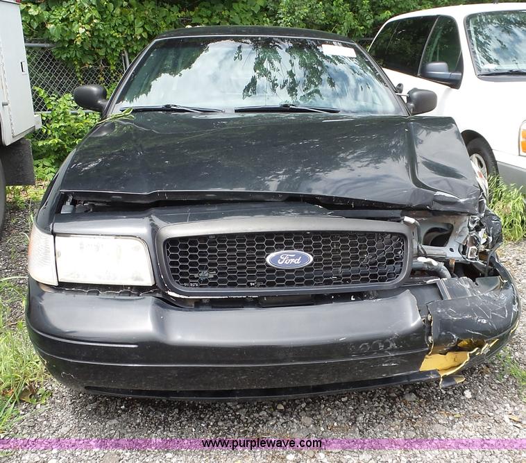 image for item J4093 2005 Ford Crown Victoria