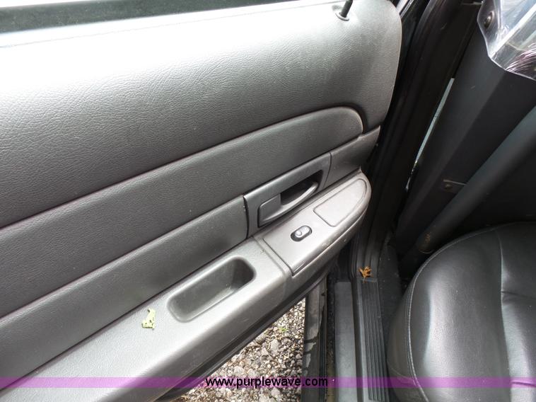 image for item J4093 2005 Ford Crown Victoria