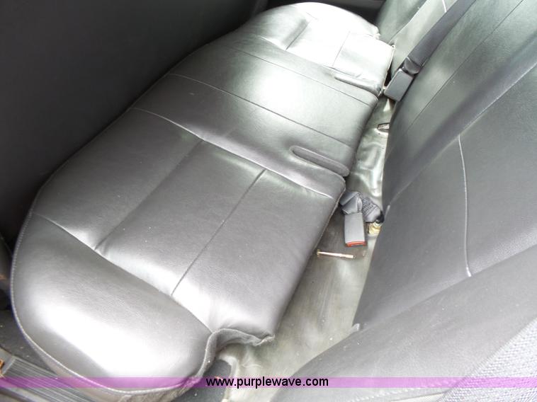 image for item J4093 2005 Ford Crown Victoria