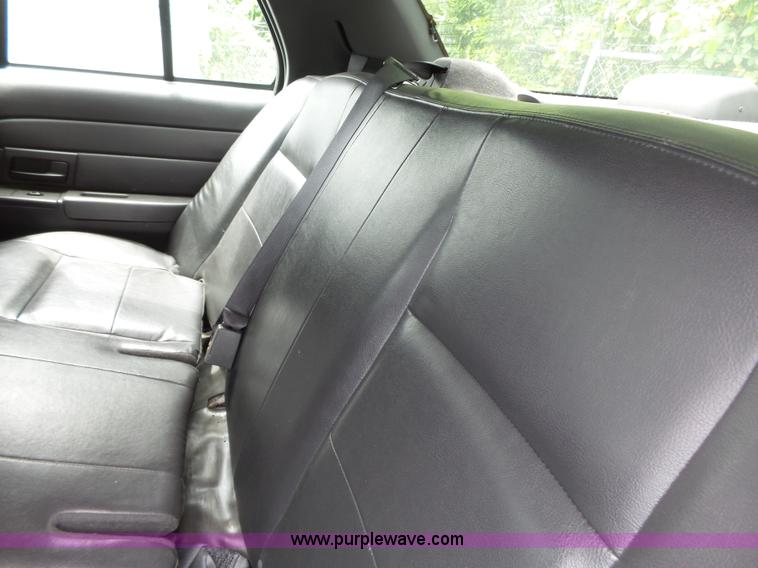 image for item J4093 2005 Ford Crown Victoria