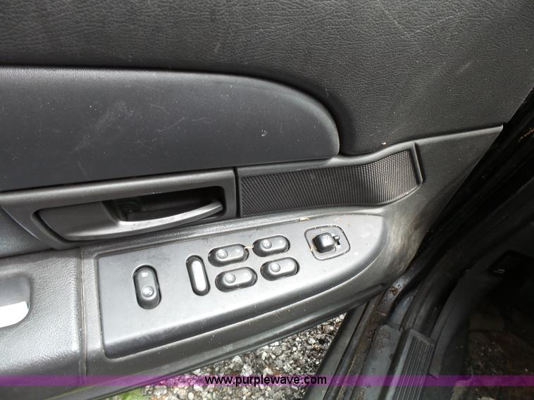 image for item J4093 2005 Ford Crown Victoria