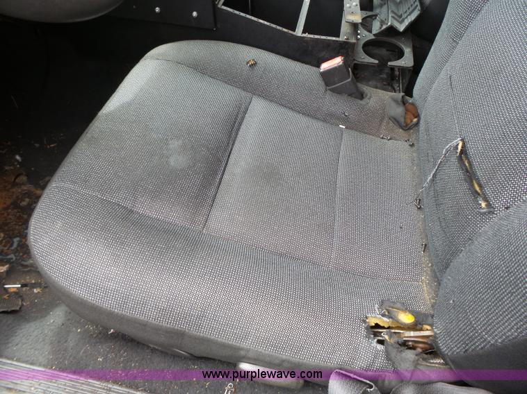 image for item J4093 2005 Ford Crown Victoria