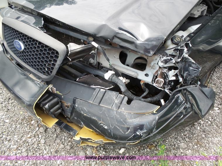 image for item J4093 2005 Ford Crown Victoria
