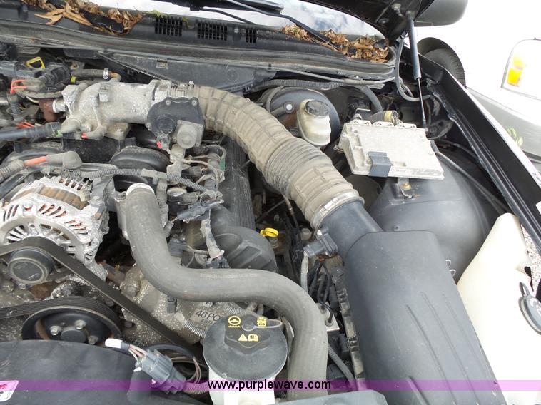 image for item J4093 2005 Ford Crown Victoria