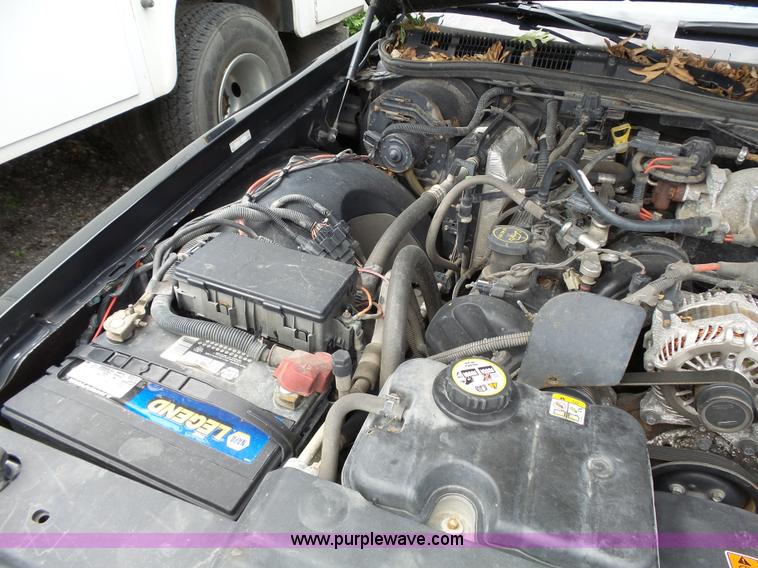 image for item J4093 2005 Ford Crown Victoria