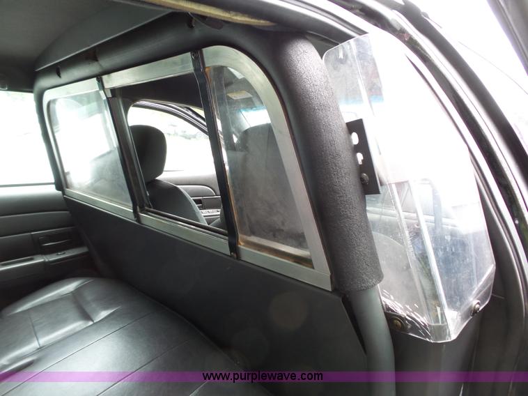 image for item J4093 2005 Ford Crown Victoria