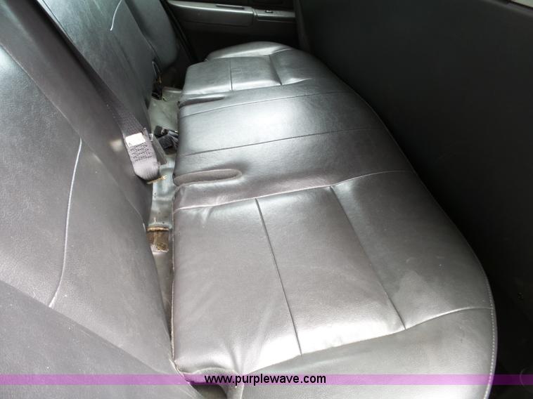 image for item J4093 2005 Ford Crown Victoria