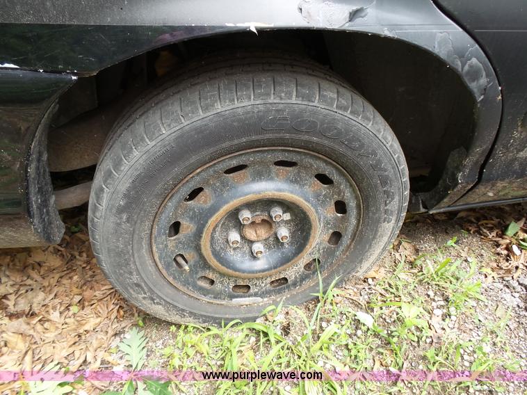 image for item J4093 2005 Ford Crown Victoria