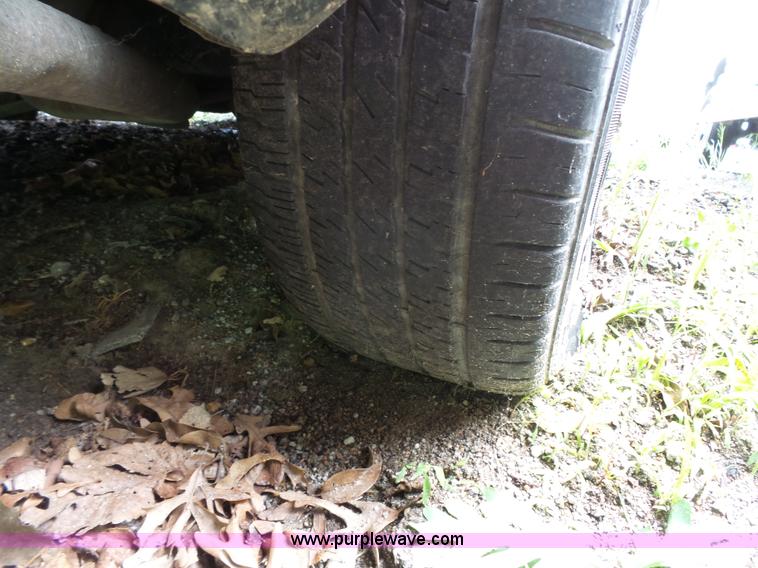 image for item J4093 2005 Ford Crown Victoria