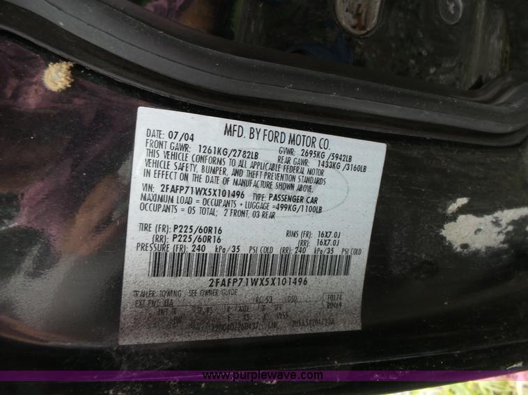 image for item J4093 2005 Ford Crown Victoria