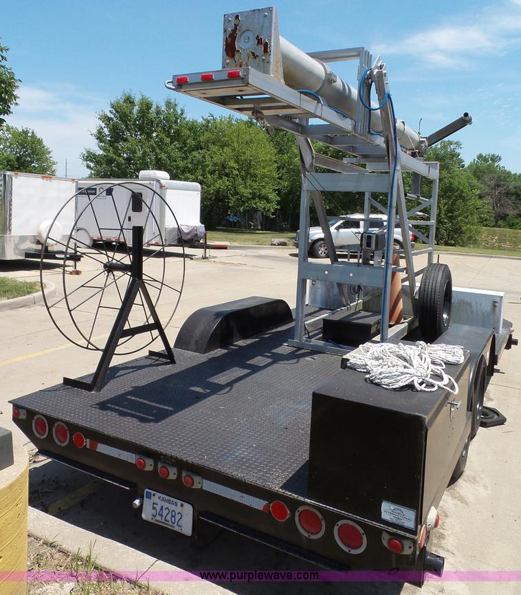 image for item J4861 1997 Mobile power line telescopic tower and trailer