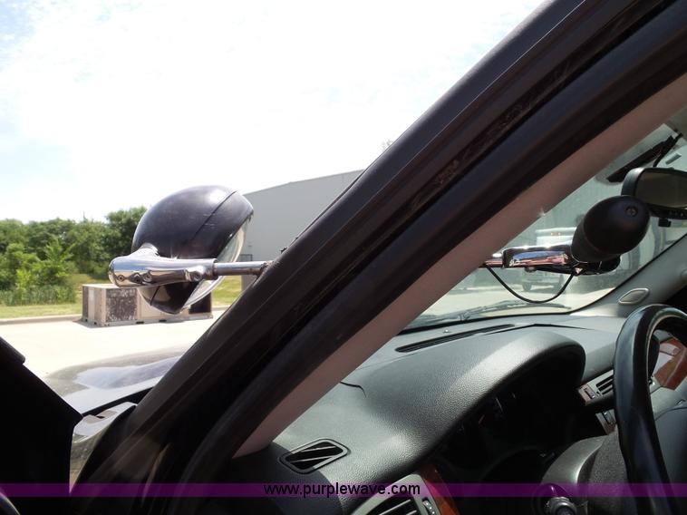 image for item J4862 2009 Chevrolet Suburban 2500 SUV