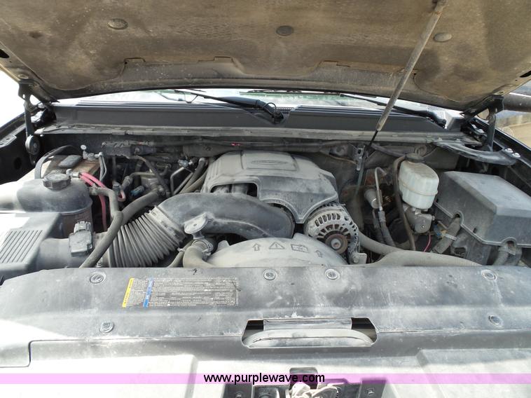 image for item J4862 2009 Chevrolet Suburban 2500 SUV
