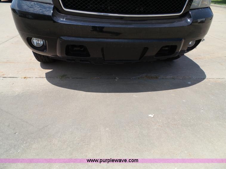 image for item J4862 2009 Chevrolet Suburban 2500 SUV