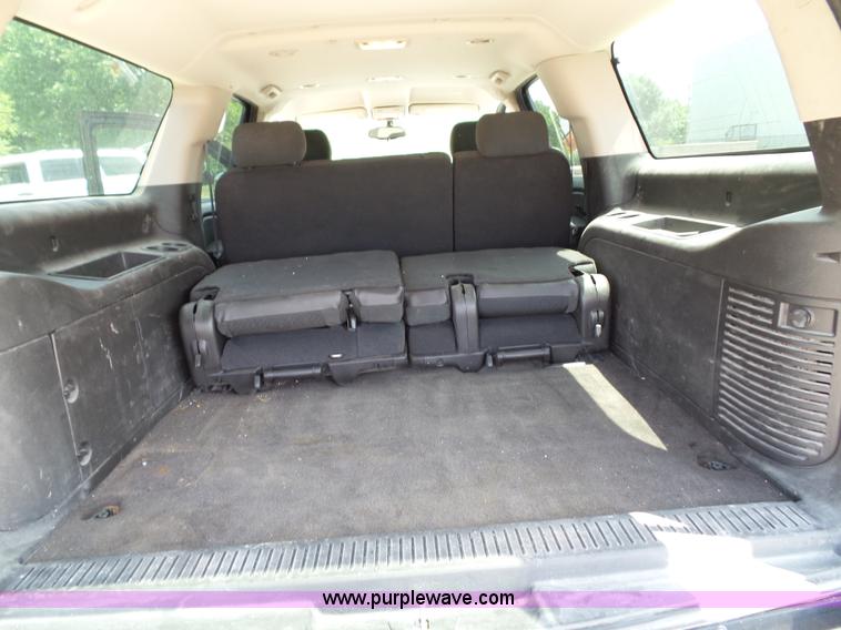 image for item J4862 2009 Chevrolet Suburban 2500 SUV