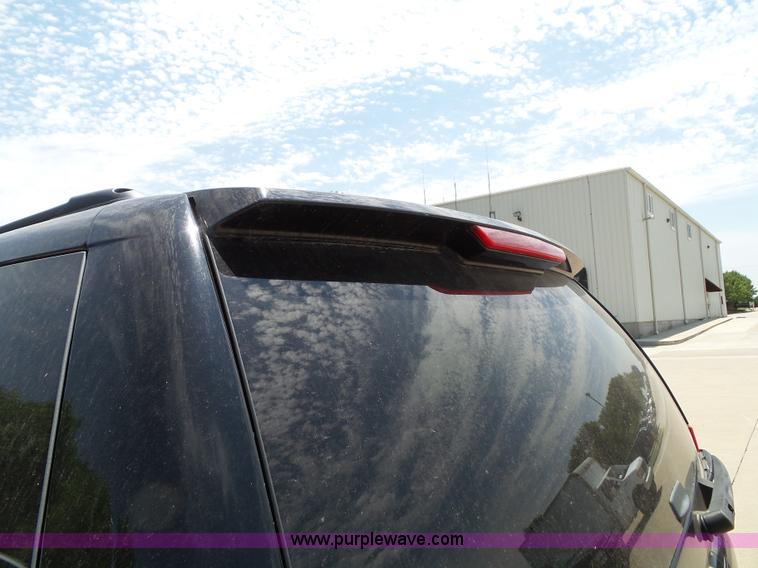 image for item J4862 2009 Chevrolet Suburban 2500 SUV