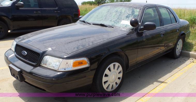 image for item J4863 2008 Ford Crown Victoria Police Interceptor