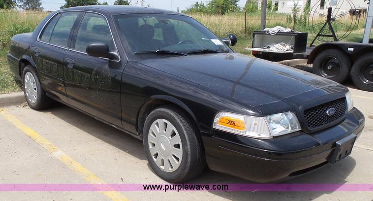 image for item J4863 2008 Ford Crown Victoria Police Interceptor