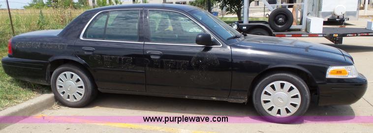 image for item J4863 2008 Ford Crown Victoria Police Interceptor