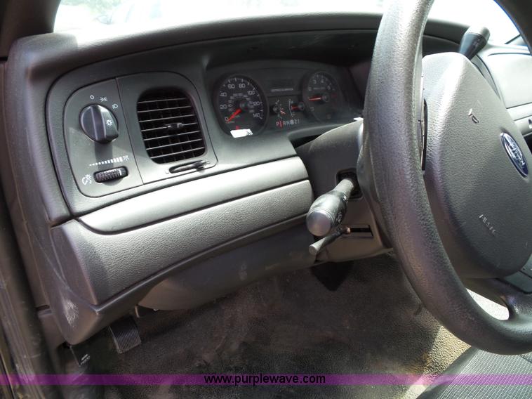 image for item J4863 2008 Ford Crown Victoria Police Interceptor