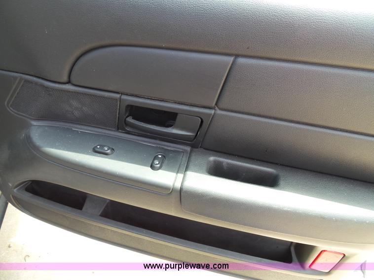 image for item J4863 2008 Ford Crown Victoria Police Interceptor