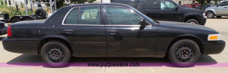 image for item J4864 2006 Ford Crown Victoria Police Interceptor