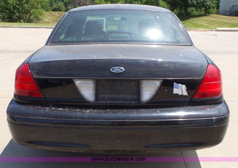 image for item J4864 2006 Ford Crown Victoria Police Interceptor