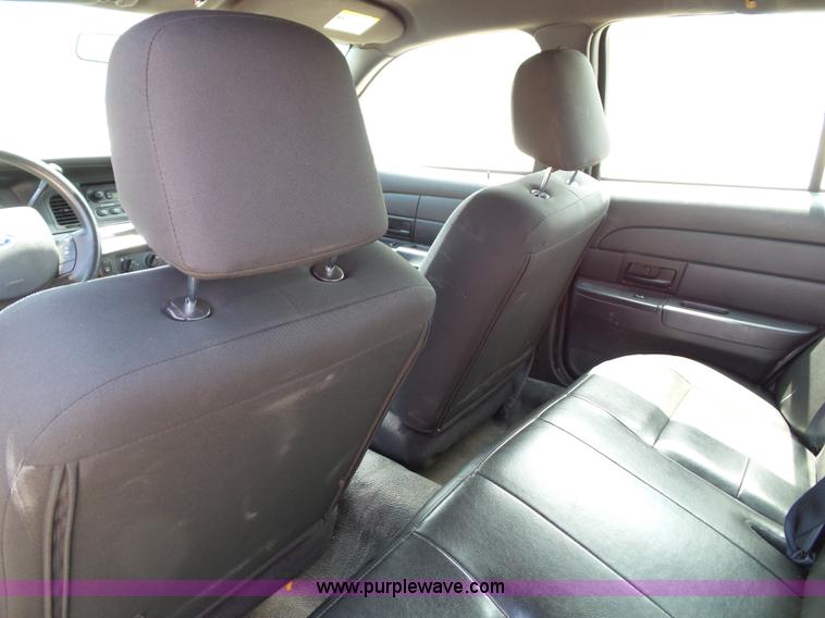 image for item J4864 2006 Ford Crown Victoria Police Interceptor