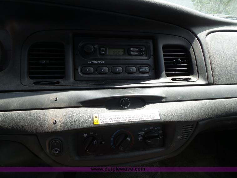 image for item J4864 2006 Ford Crown Victoria Police Interceptor