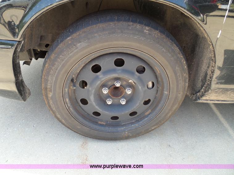 image for item J4864 2006 Ford Crown Victoria Police Interceptor