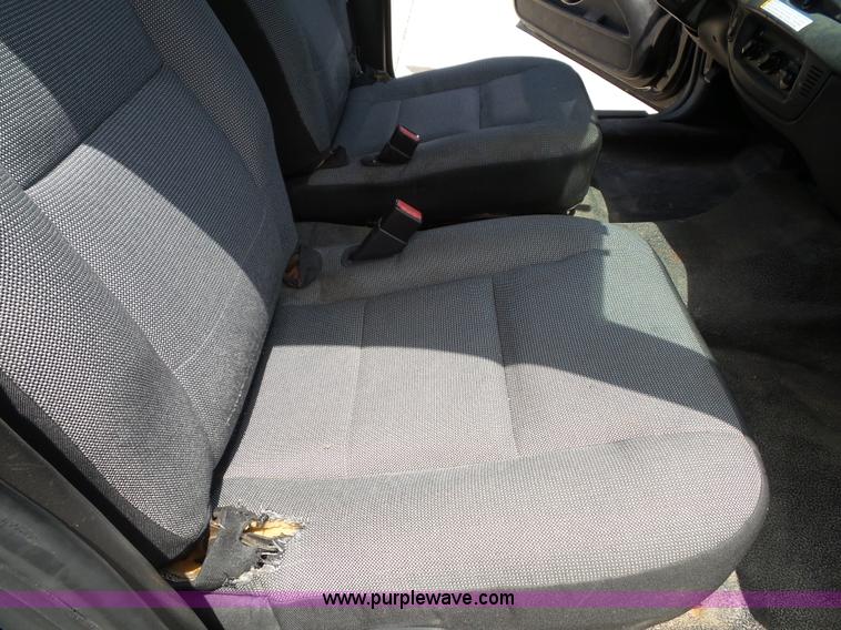 image for item J4864 2006 Ford Crown Victoria Police Interceptor