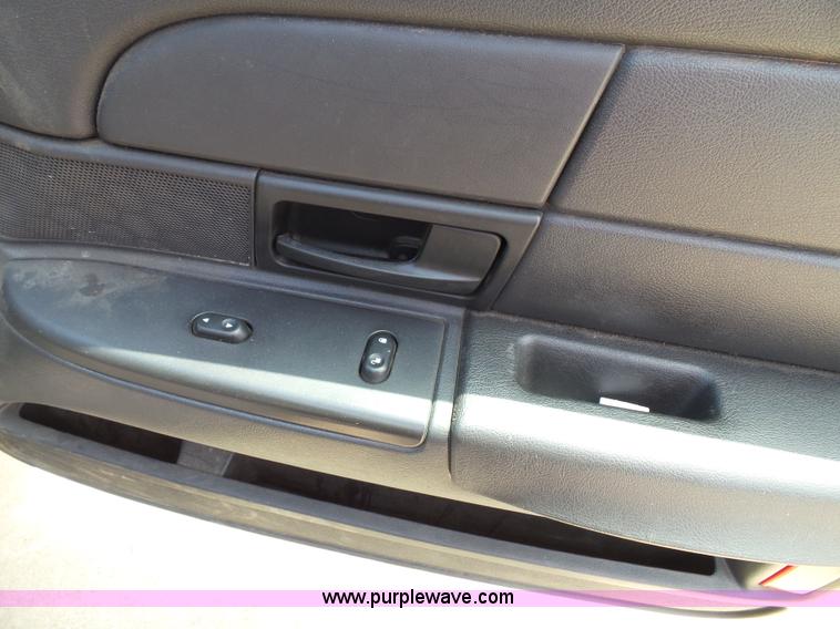 image for item J4864 2006 Ford Crown Victoria Police Interceptor