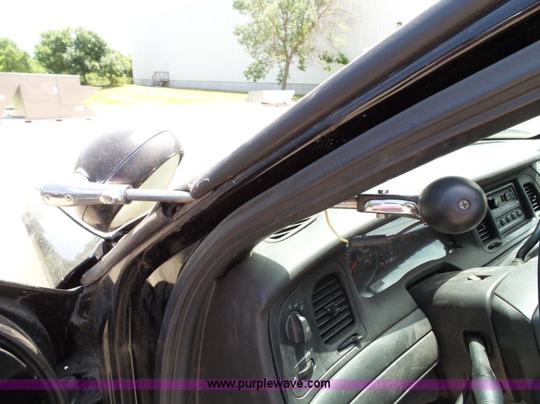 image for item J4864 2006 Ford Crown Victoria Police Interceptor